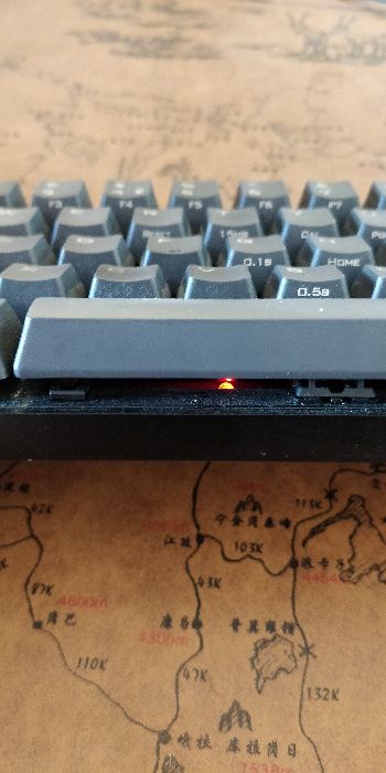 Teclado mecânico Poker III preto