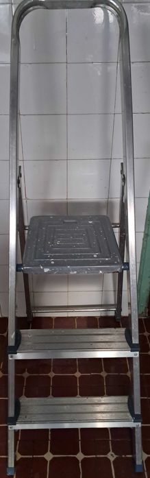 Escadote/escada em aluminio