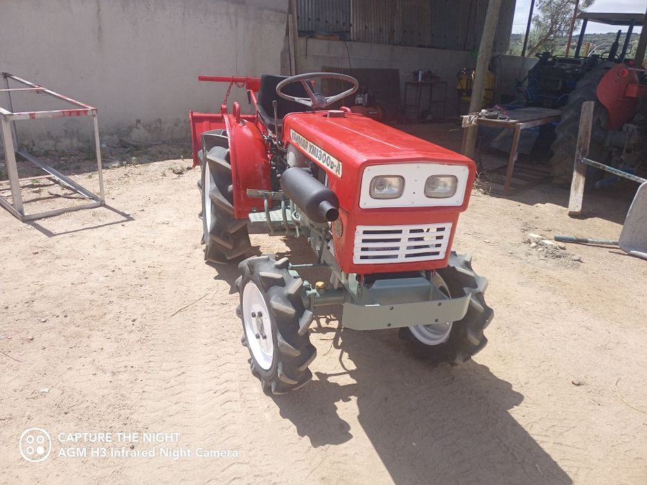Tractor Yanmar 4x4 com fresa