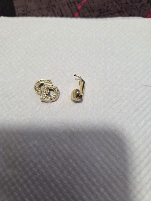 Brinco Christian Dior