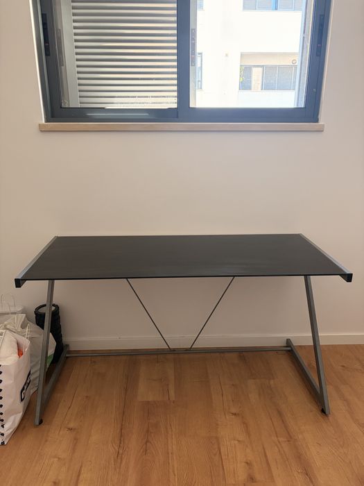 Mesa/ Secretaria vidro temperado