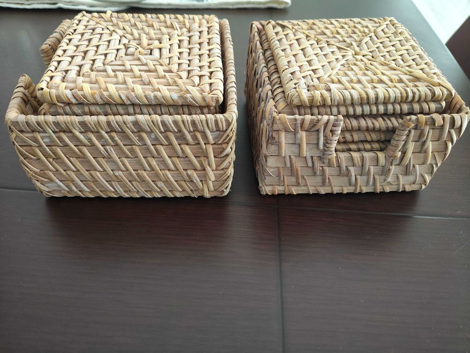 14 bases de copos com caixas de arrumação