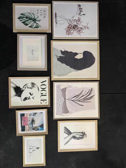 Quadros a 2,50€ cada. Molduras em excelente estado.