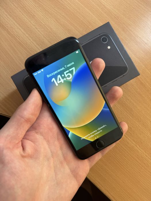 Apple Iphone 8 64 GB Space Gray  в гарному стані