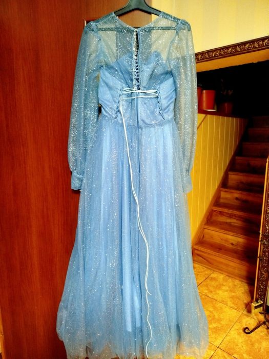 Шедевральна, ніжна, мерехтяна сукня на випуск