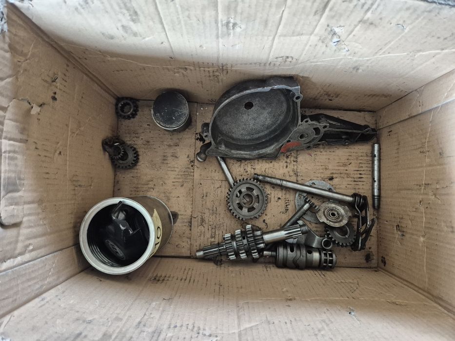 Silnik, wał Cagiva 125 Elefant, Aletta, części, cylinder