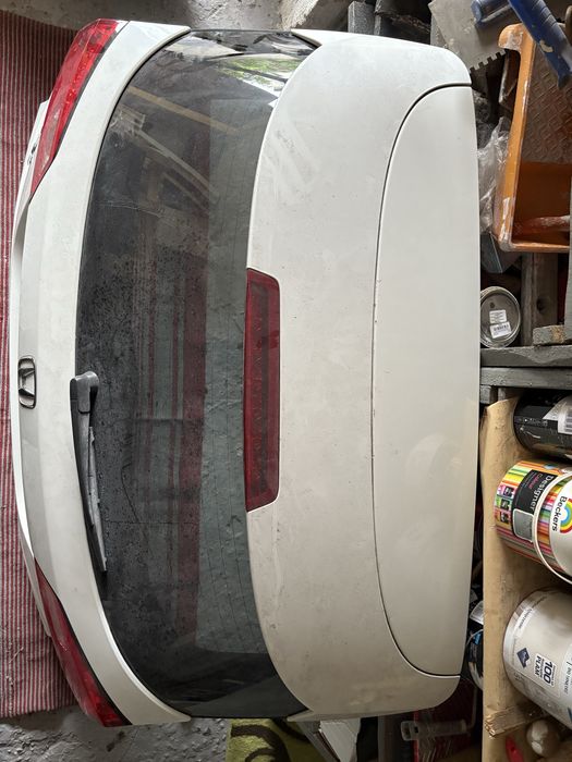 Klapa tyl Honda HR-V biala perla 2018