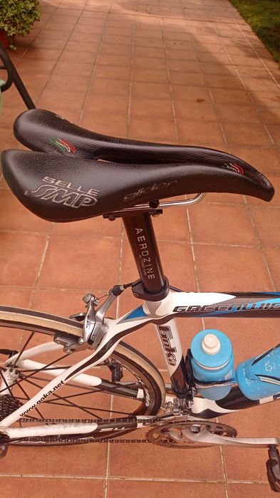 Bicicleta estrada em carbono