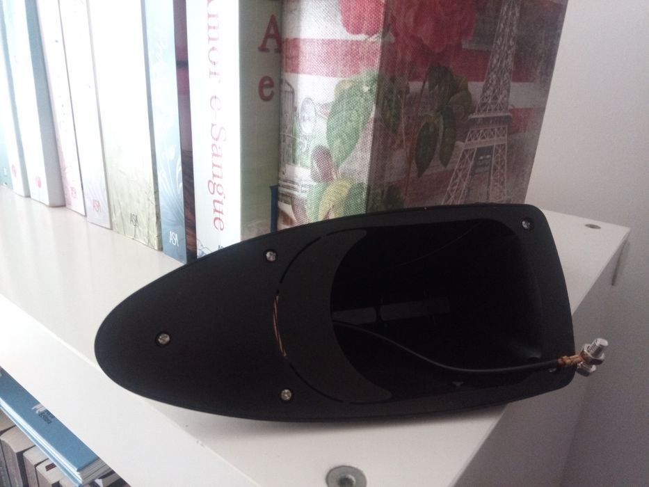 Antena tubarão carros desportivos