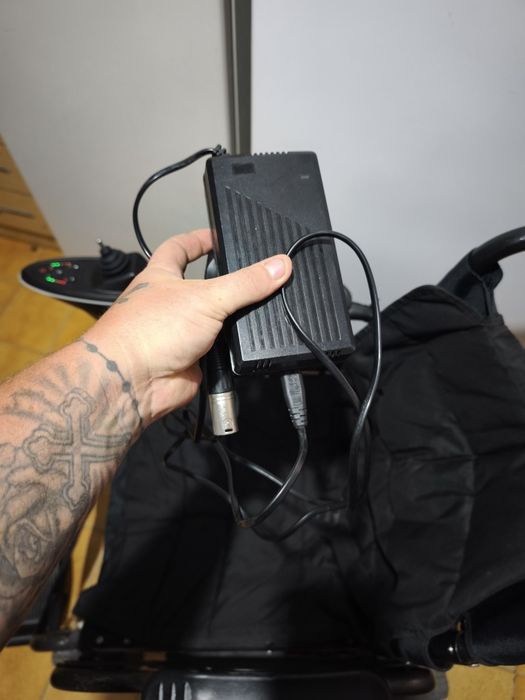 Cadeira de rodas elétrica