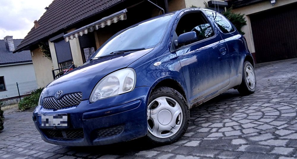 Toyota Yaris 1.3 Lift Rok 2004 Wspomaganie Klima CD Zimówki