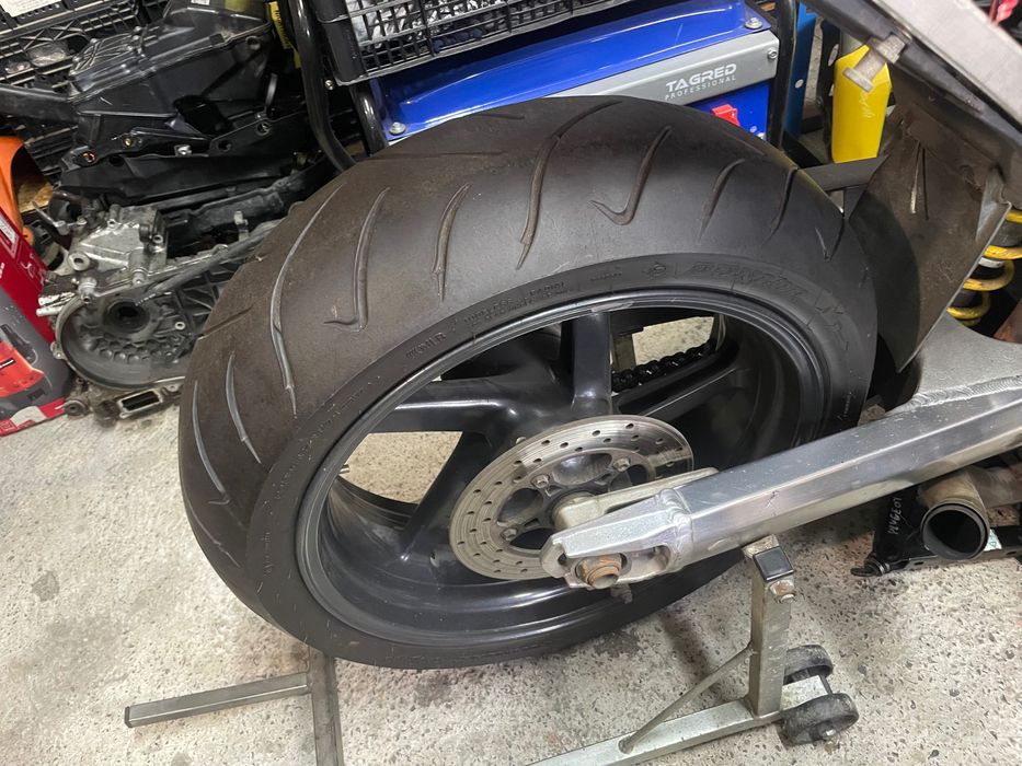 aprilia sl 1000 falco kolo tyl kompletne