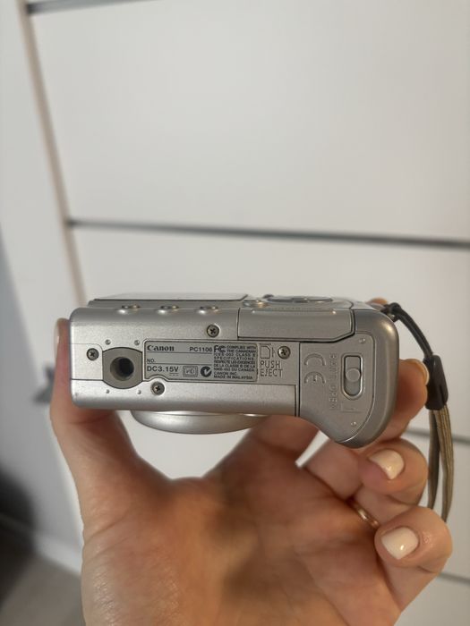 Цифровий фотоапарат canon powershot a520 + чехол