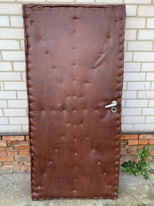 Вхідні дерев'яні двері