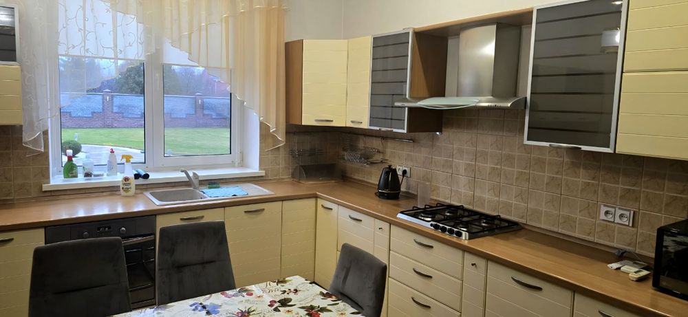 без комісії с.Чайки поруч з Києвом сучасний котедж