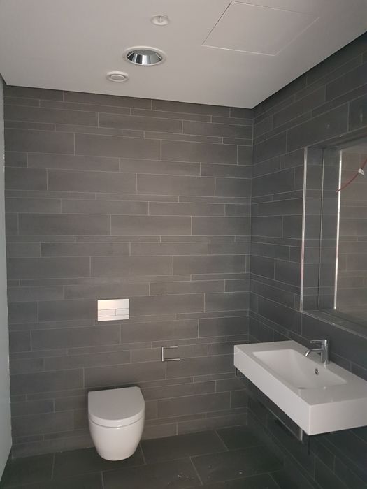 Usługi glazurnicze, płytkarz,