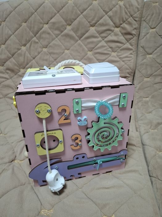 Розвиваючий Бізікуб