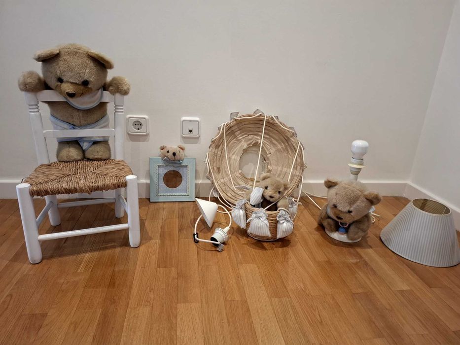 Bebé -Decoração quarto - Cadeira, candeeiros de apoio e teto, molduras