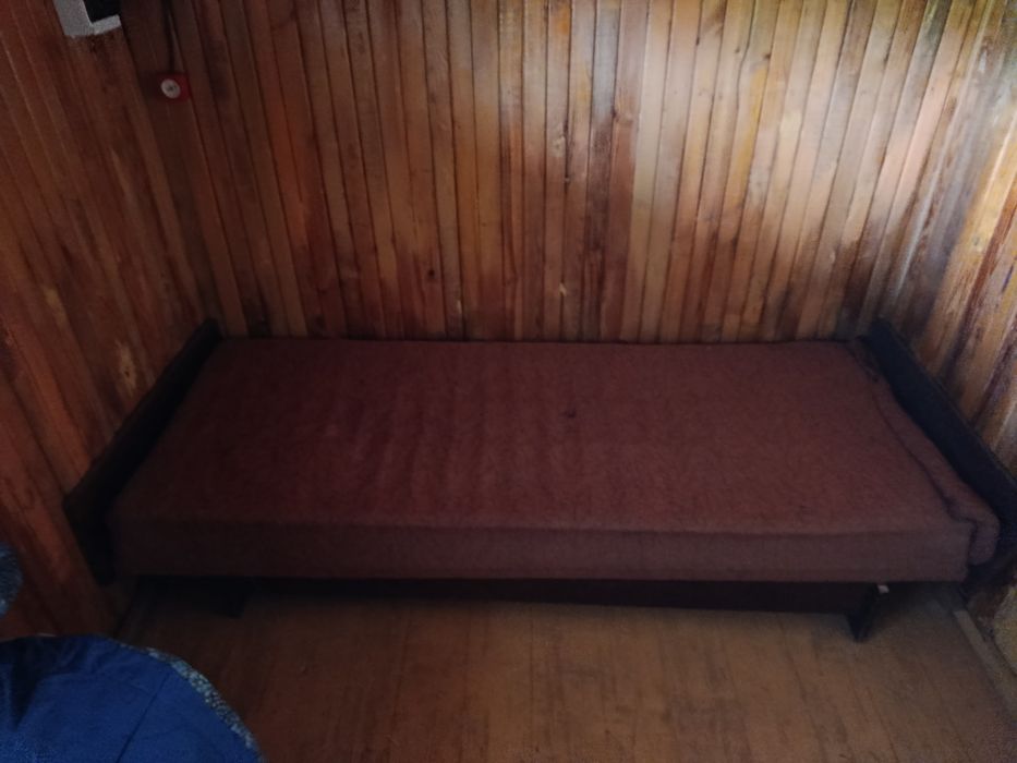 Ліжко з нішою для білизни
