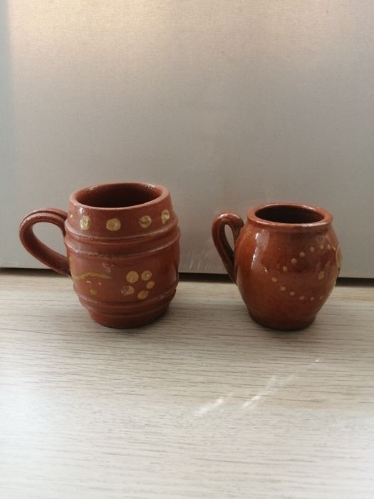 Conjunto de duas canecas  de barra antigas