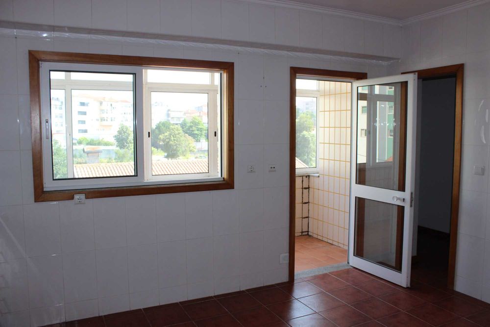 Apartamento T3 em  Rua Frei Caetano Brandão  3720-265 Oliveira de Azemeis.