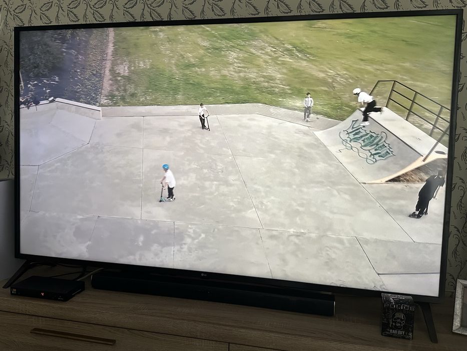 Telewizor w bdb stanie LG 70