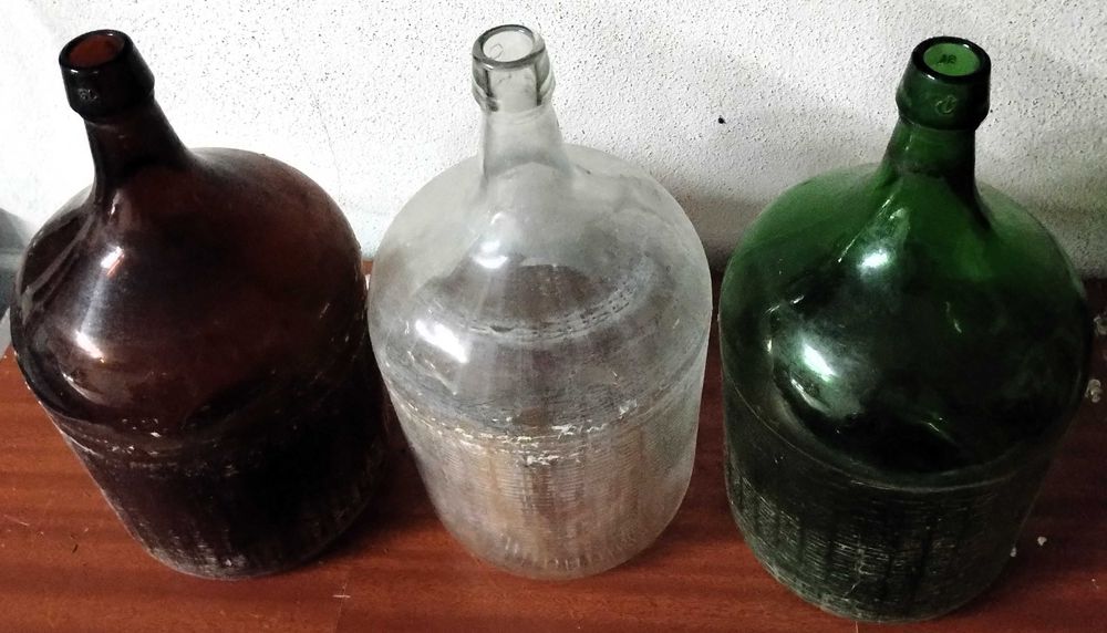 3 Garrafões Antigos Vidro Branco Verde Castanho
