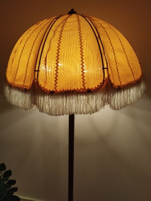 Mosiężna lampa podłogowa Hollywood Regency 6 punktów świetlnych Oryginał