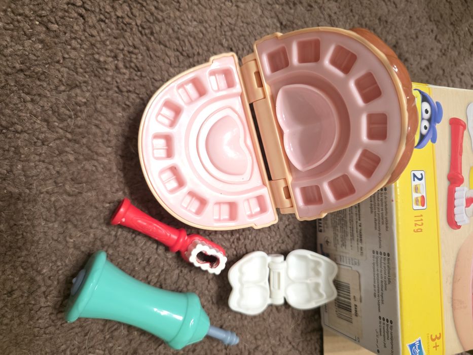 Набір для пластиліну від PlayDoh Стоматолог