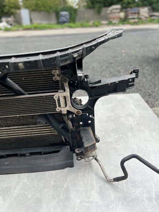 Телевізор Audi Q7 4L Установочна Панель Радіатори Касета Розборка Ауді