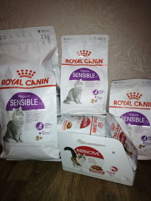 Лот Набір та вологий корм  2.800кг. Royal Canin Sensible 33