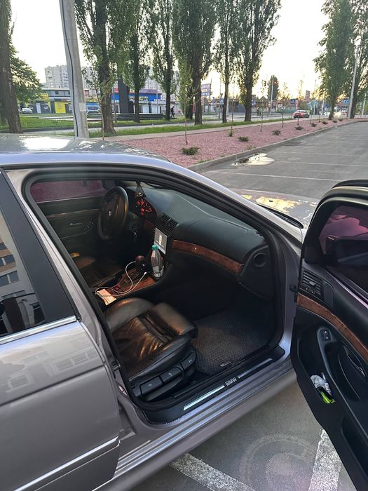 Продам бмв е39 м57