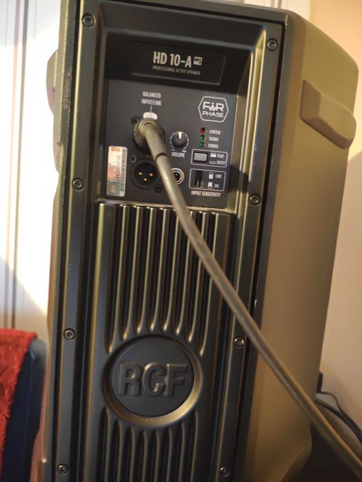 Par de Colunas PA amplificadas RCF HD10A MK5