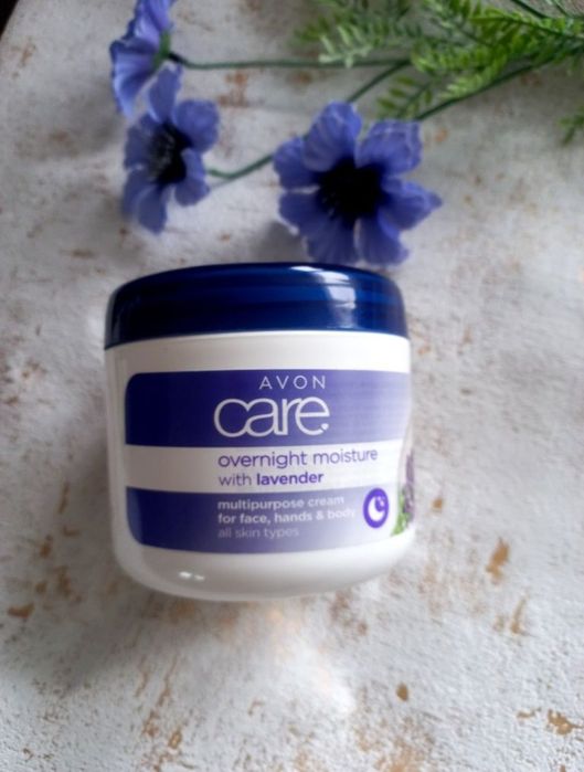 Duży krem familijny do ciała twarzy rąk balsam Avon Care lawendowy
