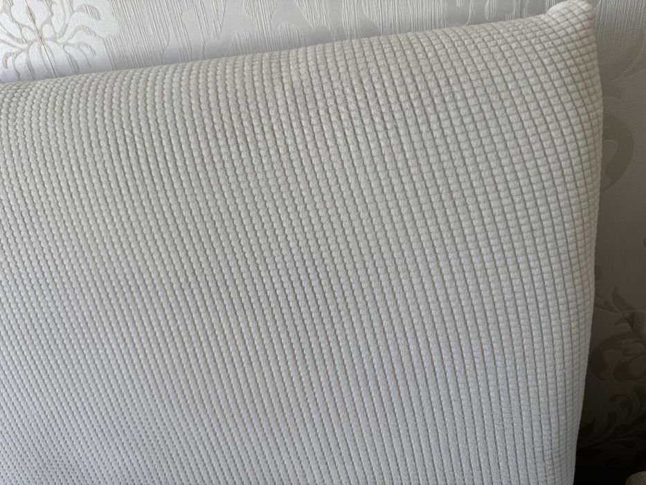 Cama de casal 140x190 c/ 2 mesas cabeceira