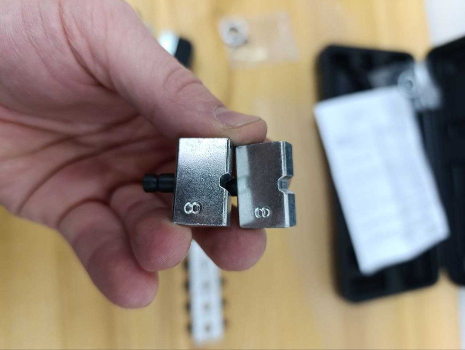 Гідравлічний ручний Прес Takel 70 матриці від 4-70 Рівні матриці