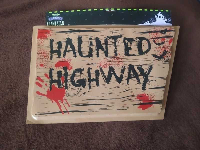 Halloween nawiedzona droga haunted highway baner znak zawieszka