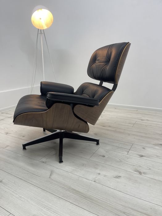 Легендарне крісло Eames Lounge Chair