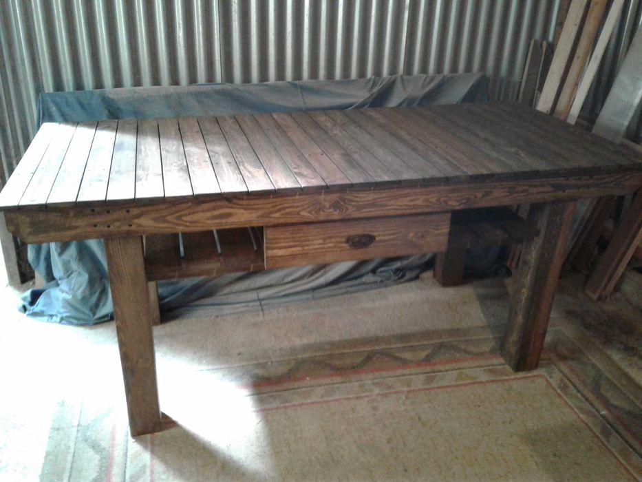 Mesa rustica em madeira