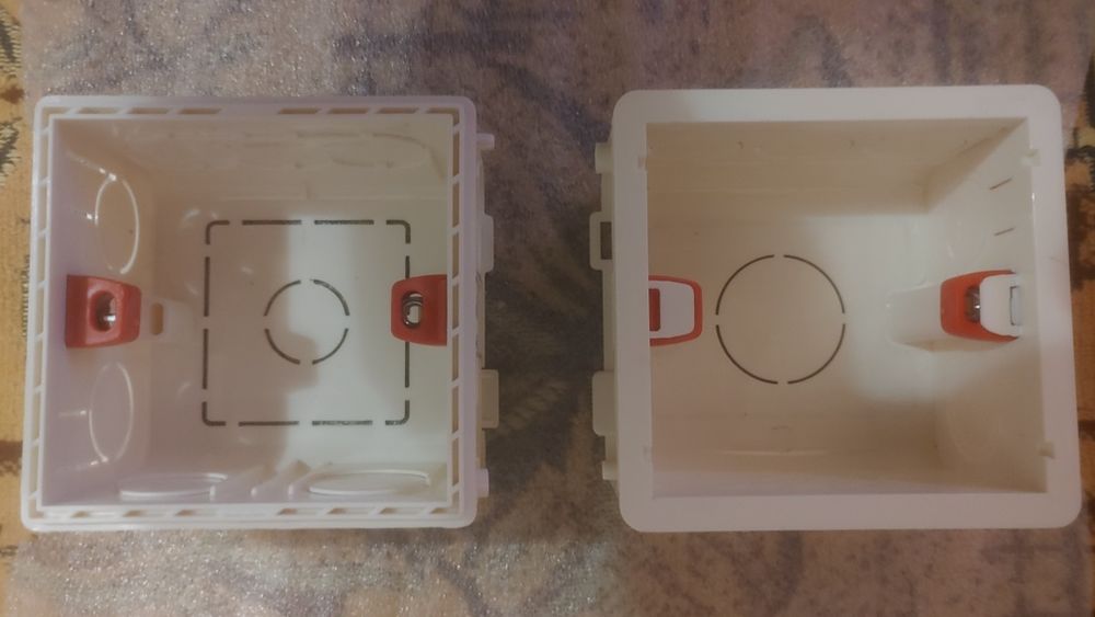 Розетка с  двумя и четырьмя USB
