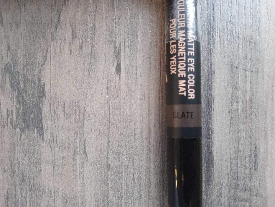 Makijaż oczu Korres, Max Factor, Huda Beauty, Nudestix, Clinique