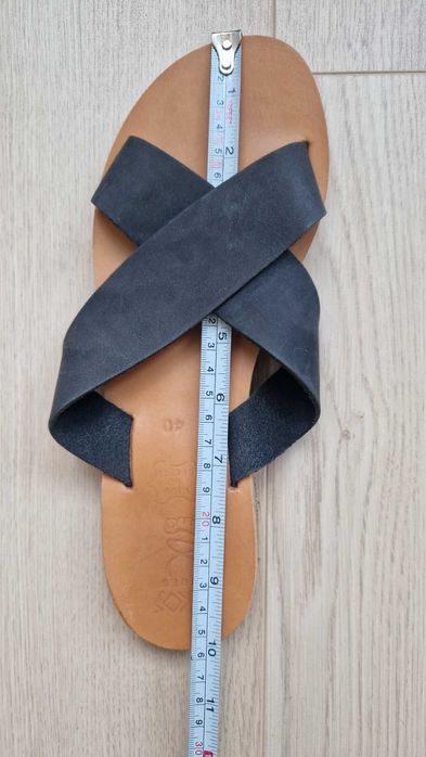 Літні шльопанці з натуральної шкіри (як нові, на 39)