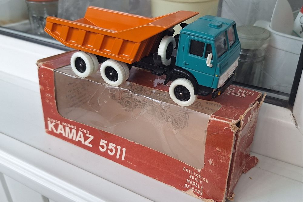 Модель КамАЗ 5511 1:43 масштабная машинка Kamaz камаз