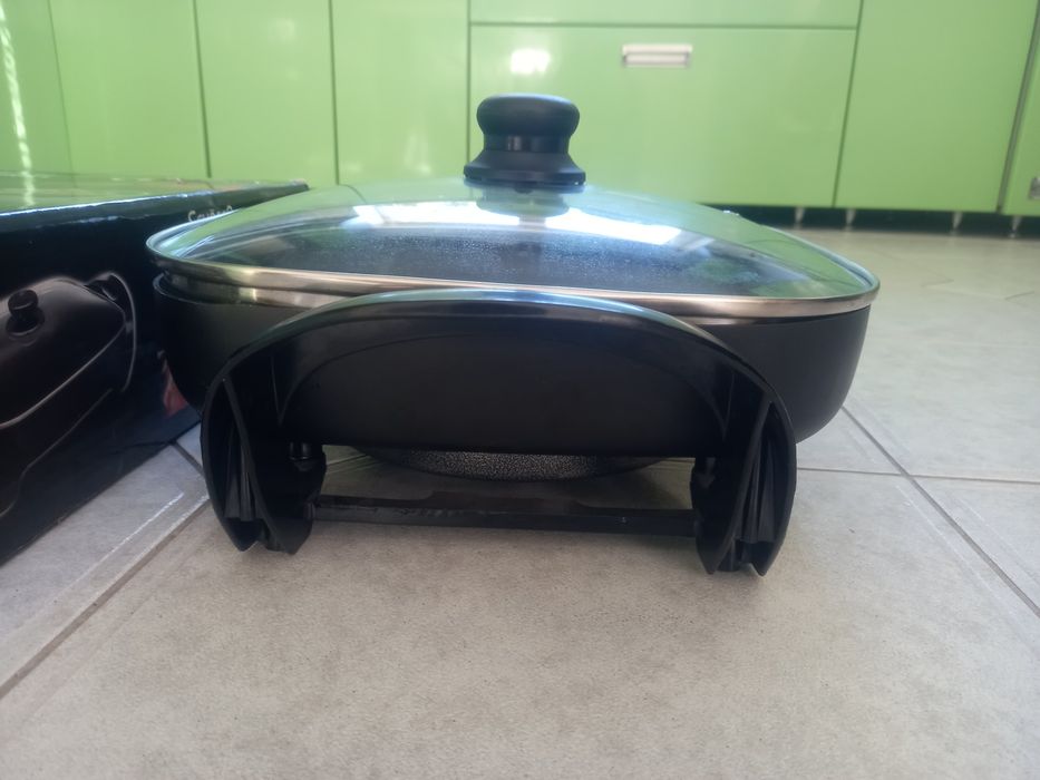 Электрическая сковородка для пиццы 28х28 см б/у