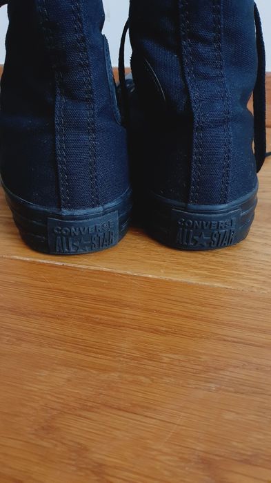 Całe czarne jednolite converse noir