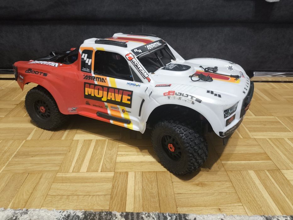 Arrma Mojave 4S blx samochód RC