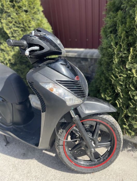 Продам мопед honda sh 150i