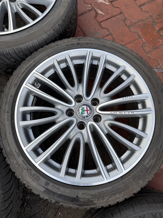 Felgi aluminiowe 5x110 18x8j et33 Alfa Romeo