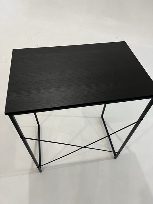 Стіл письмовий, прикроватний