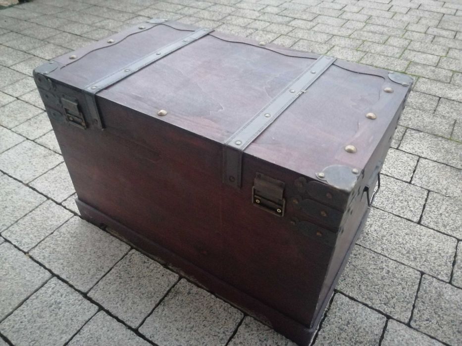 Skrzynia piracka, kufer, szkatuła.